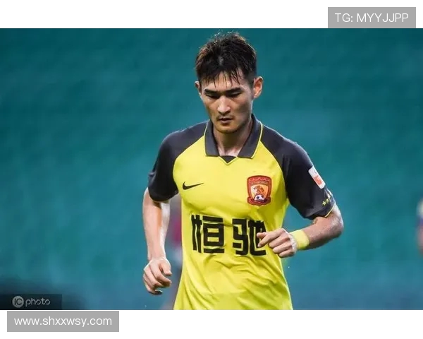 成都蓉城中场廖力生租借加盟深圳新鹏城开启新征程